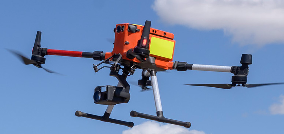 Quadcopter Matrice 300 flying drone 905 x 428 Quadcopter Matrice 300 flying drone 905 x 428